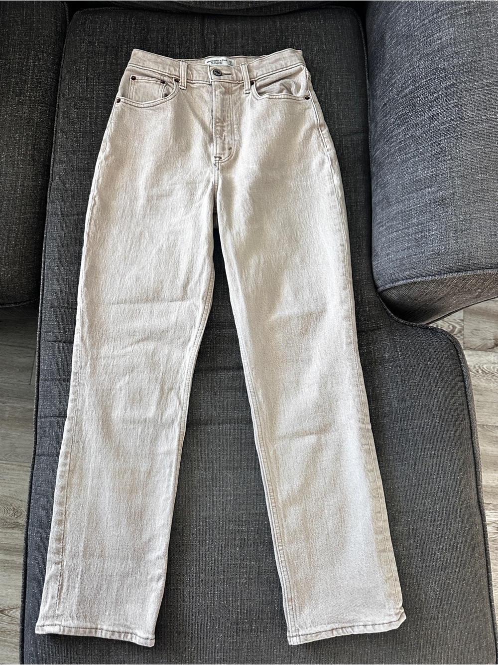 Abercrombie Curve Love 90s Straight Ultra High Rise Jeans Beige 26 2